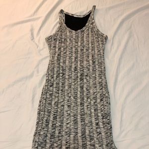 Sheath fitted dress w/ back cut out